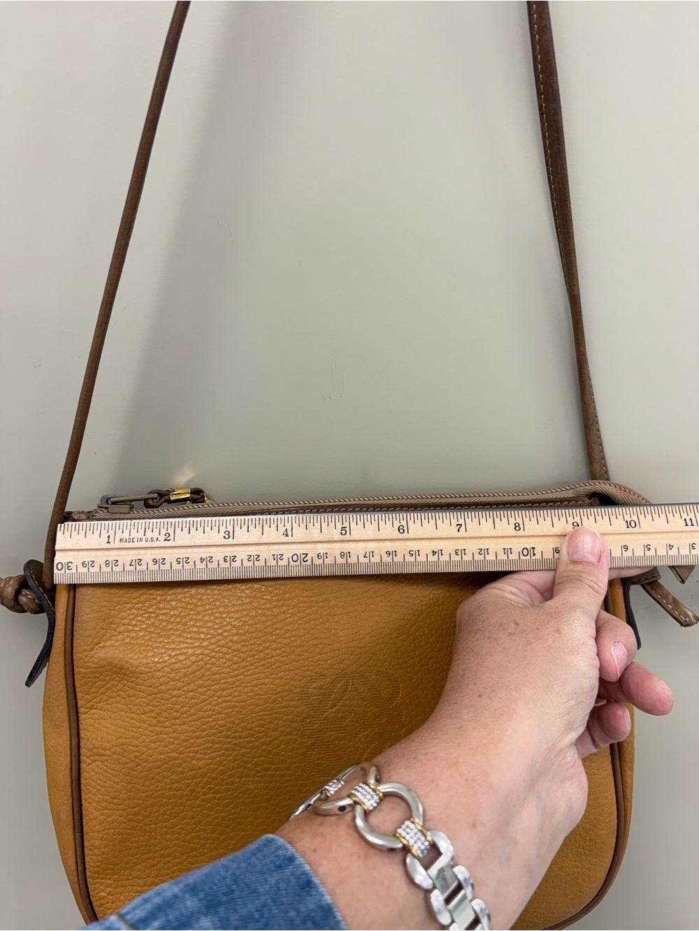 VTG LOEWE Anagram Embossed Grained Leather Crossbody Shoulder Bag Mustard Tan - Picture 16 of 16